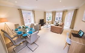 Charming Two Bedroom Apartment With Free Private Parking